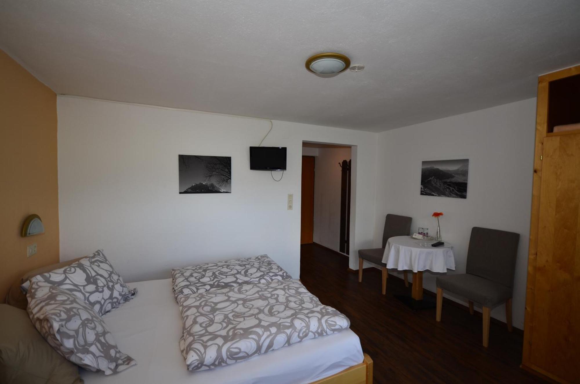 Haus Bergfrieden Lermoos Quarto foto